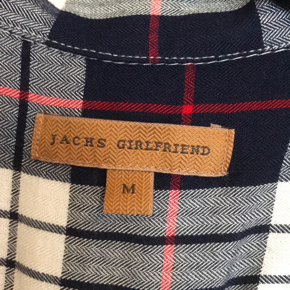 So so soft plaid T-shirt! - Picture 2 of 3